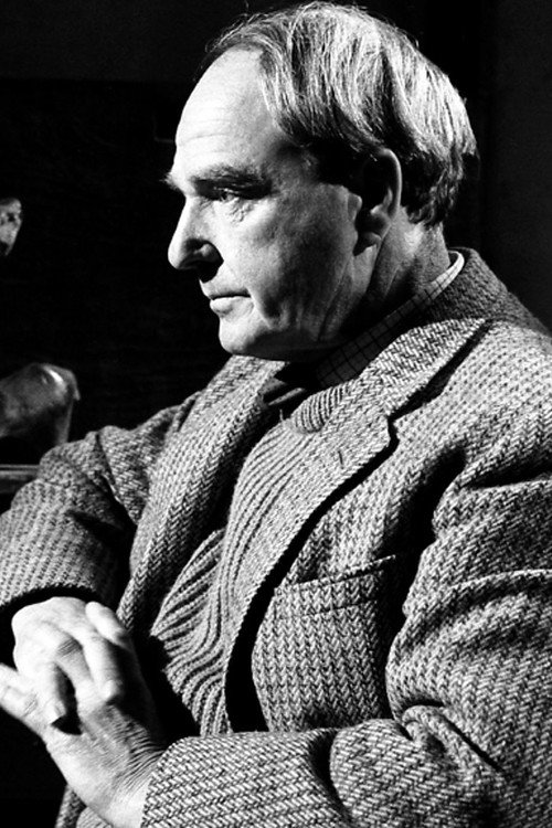 Henry Moore: Carving a Reputation